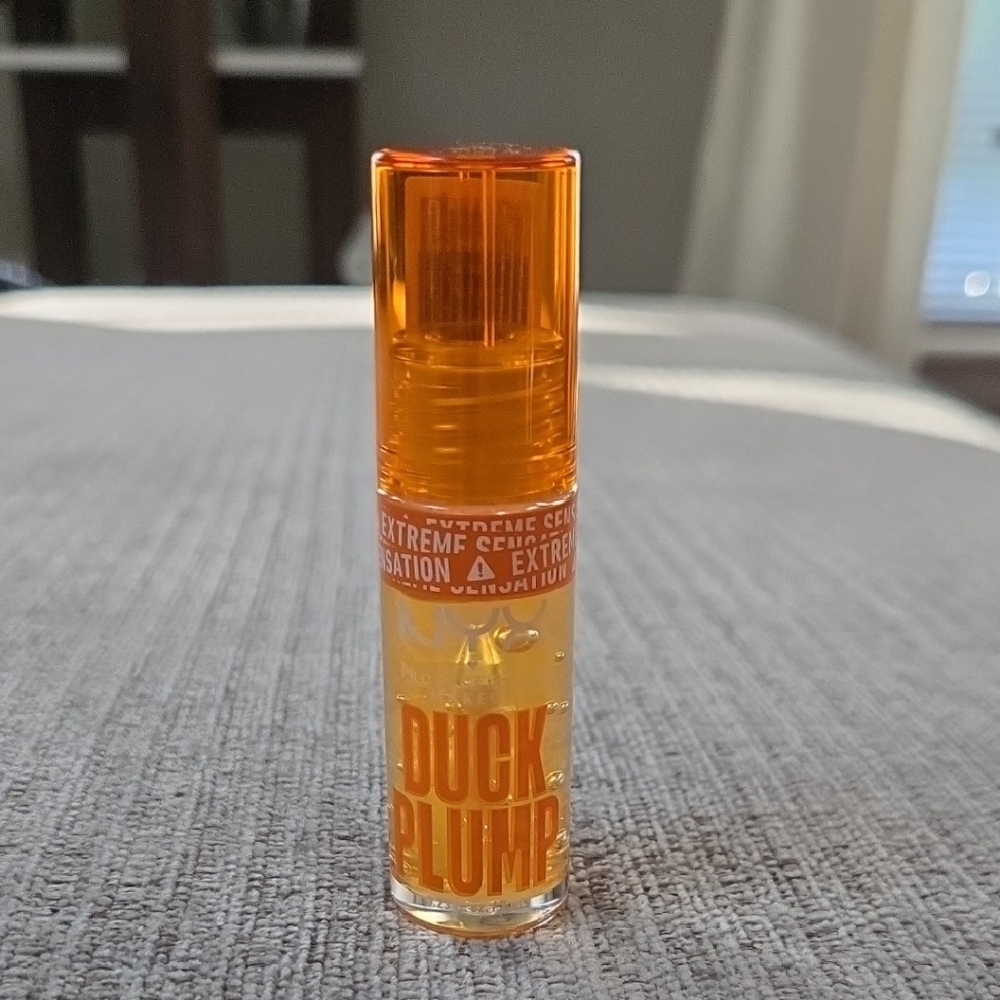 Nyx Duck Plump Clearly Spicy 01
